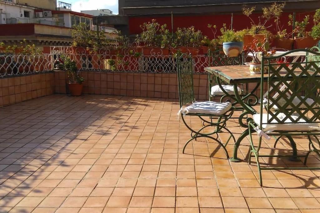 Amazing Roof In The Heart Of Naples! Apartment Luaran gambar